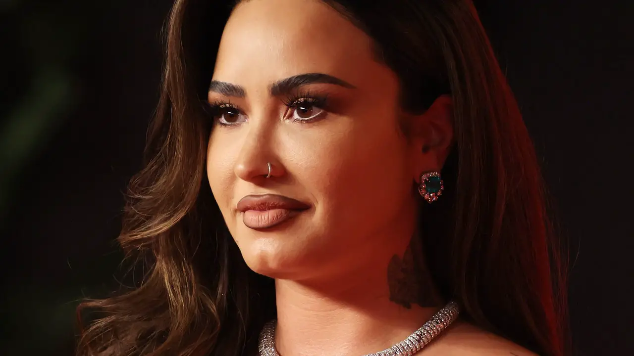 Demi Lovato Just Debuted the Most Versatile Cropped Bob for Summer 2024