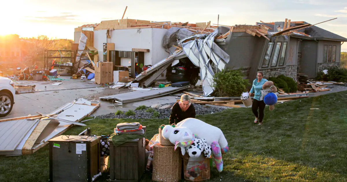 Overnight tornadoes, storms leave heavy destruction in Nebraska, Iowa