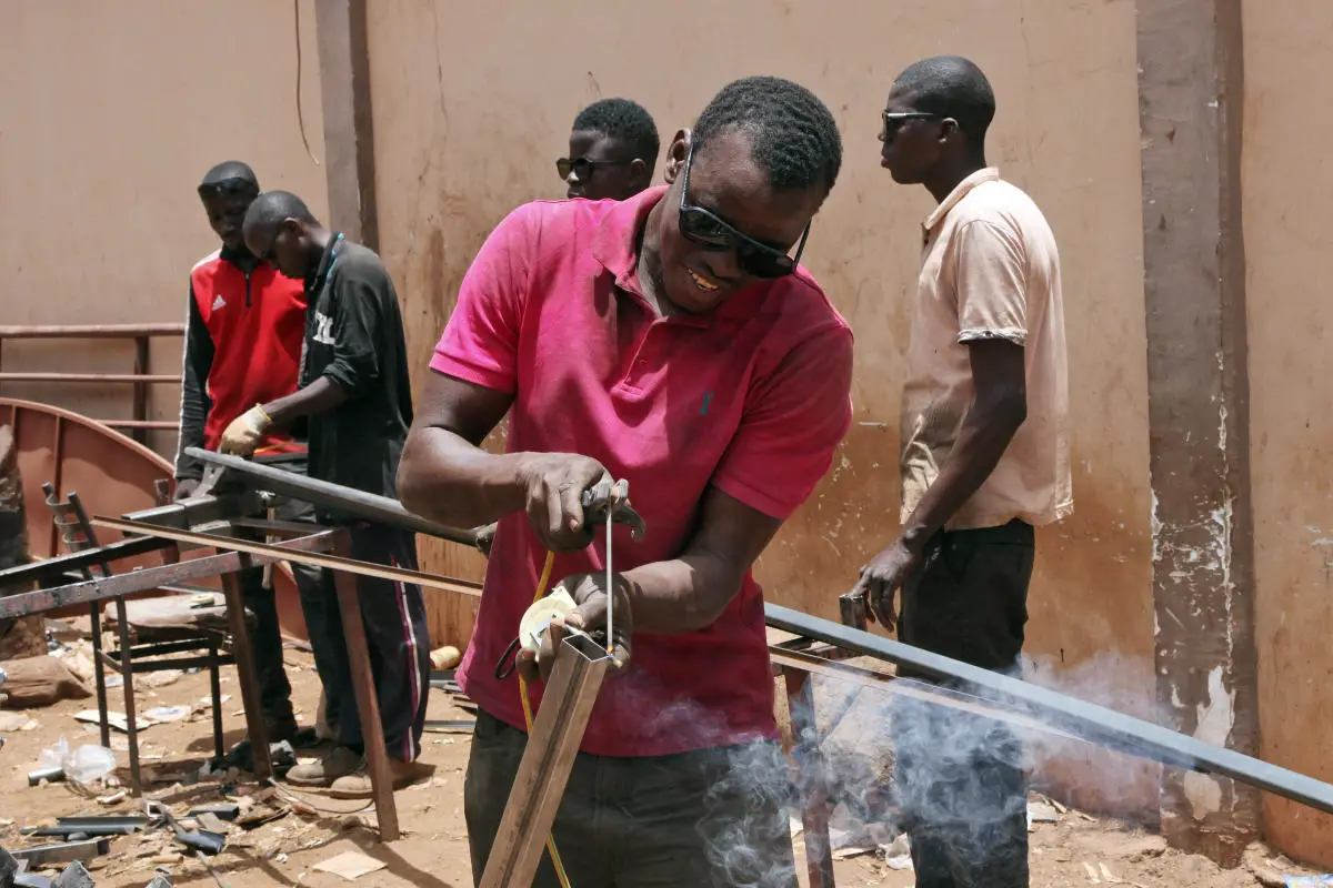 Laborers and street vendors in Mali find no respite as deadly heat wave surges through West Africa