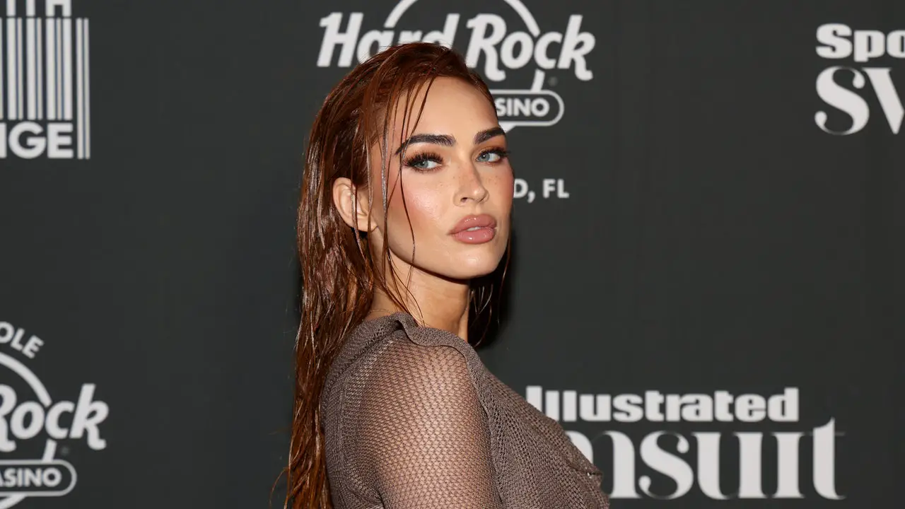 Megan Fox Shared a No Makeup Selfie and Fans Think She Looks So Different