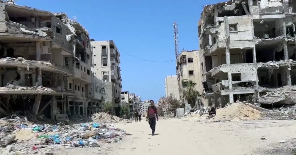 Bicycle ride in Gaza shows devastation of war