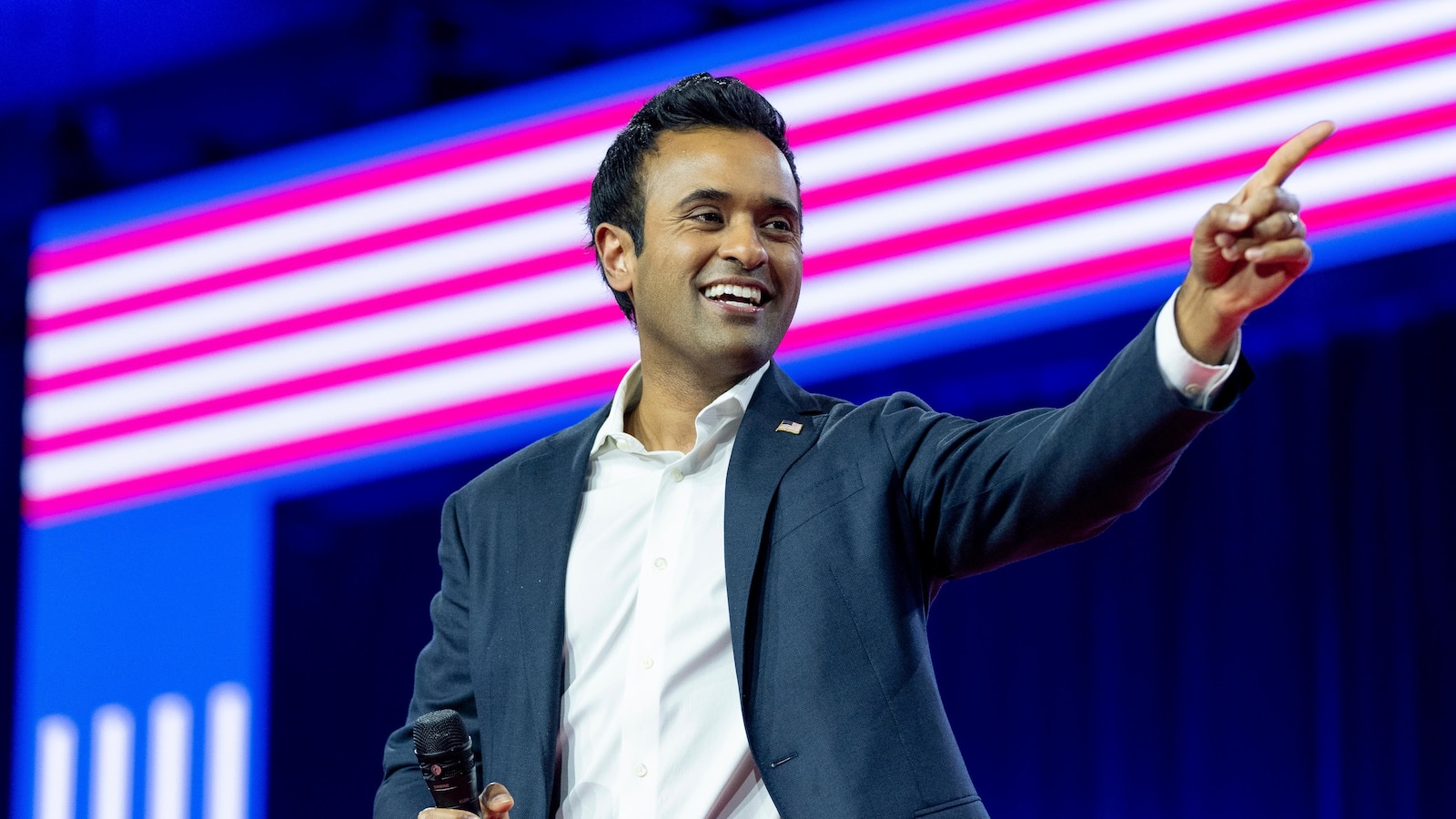 Former Republican presidential candidate Vivek Ramaswamy takes a 7.7% stake in Buzzfeed