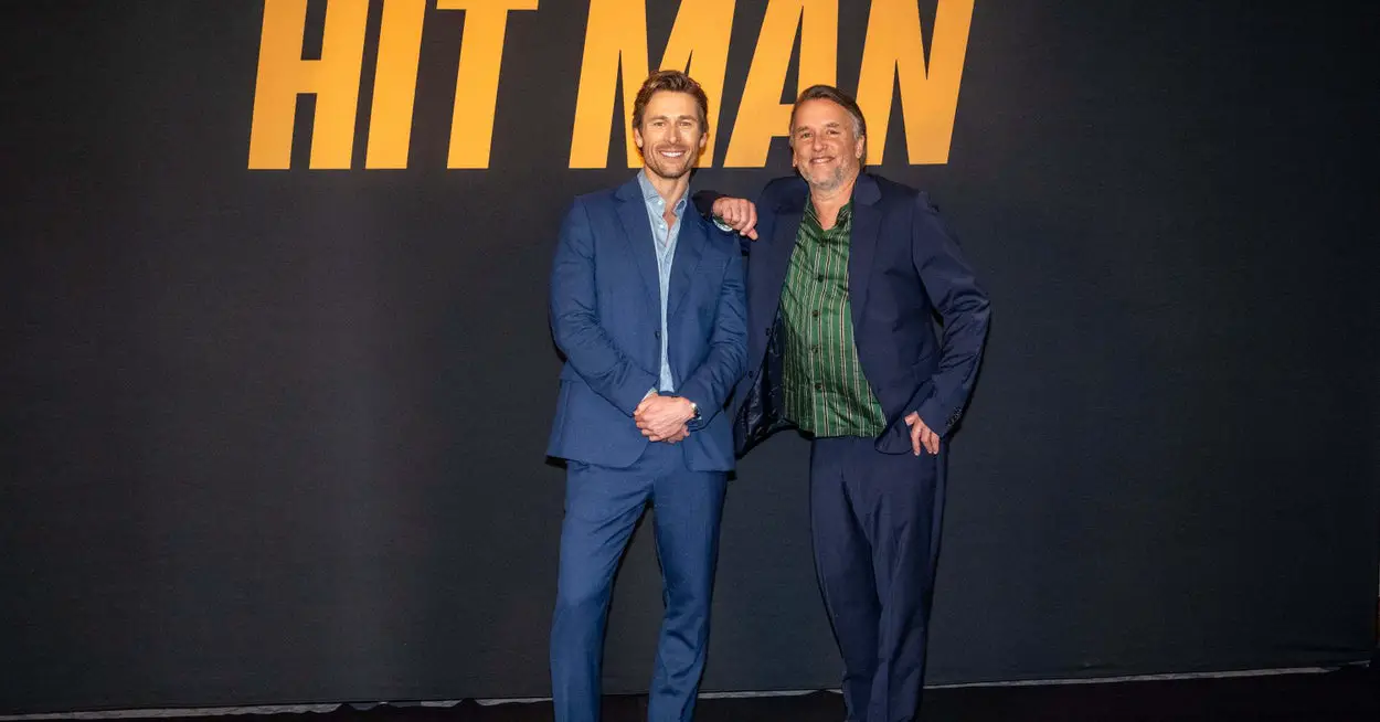 19 Facts About The Real-Life Story That Inspired Glen Powell’s New Movie "Hit Man"