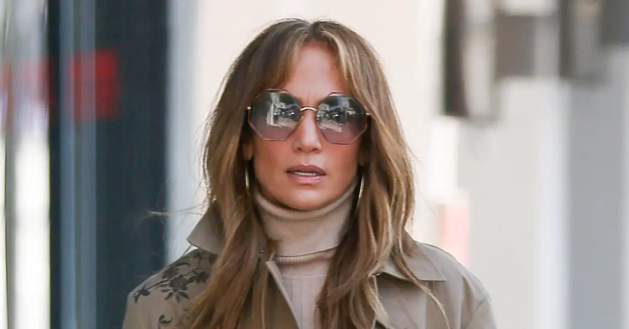 Jennifer Lopez Defended Amid Commercial Flight Ridicule