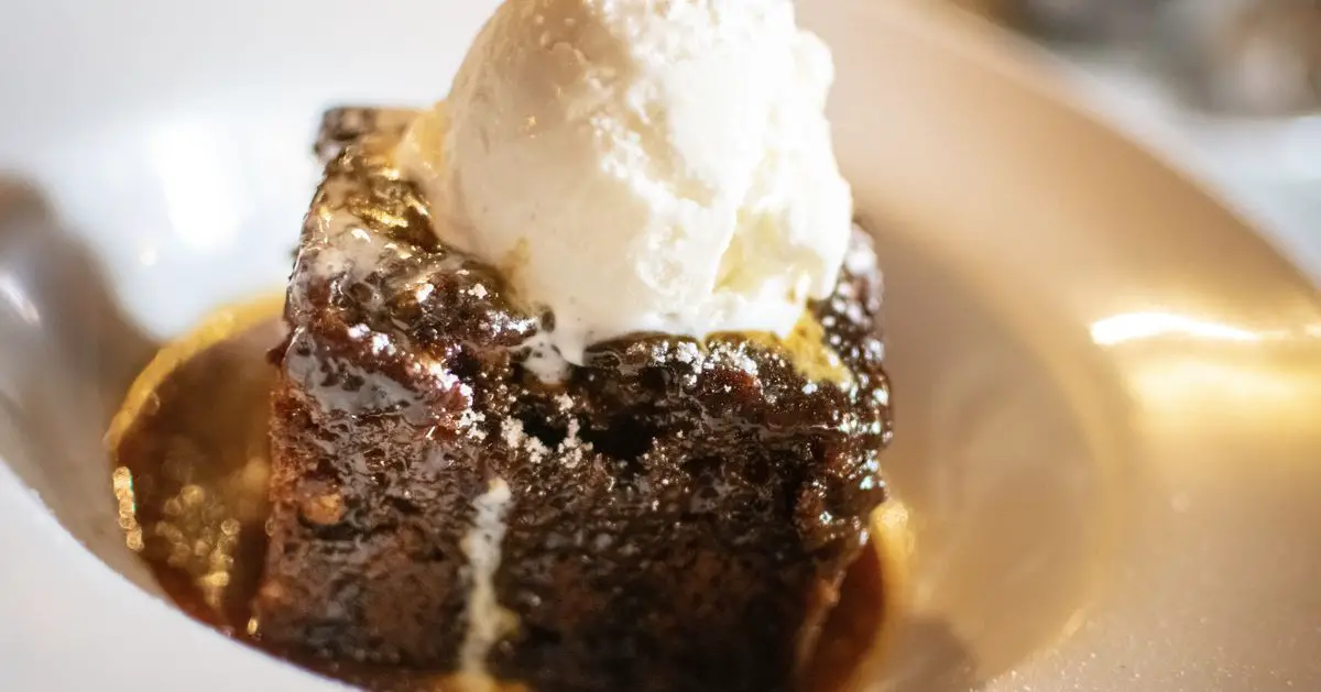 Gordon Ramsay’s 10-Min Microwave Sticky Toffee Pudding Recipe