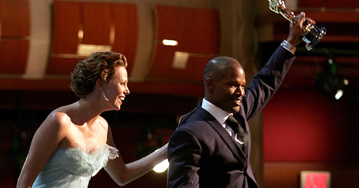 Oscar flashback: Jamie Foxx scores his first Oscar as Ray Charles