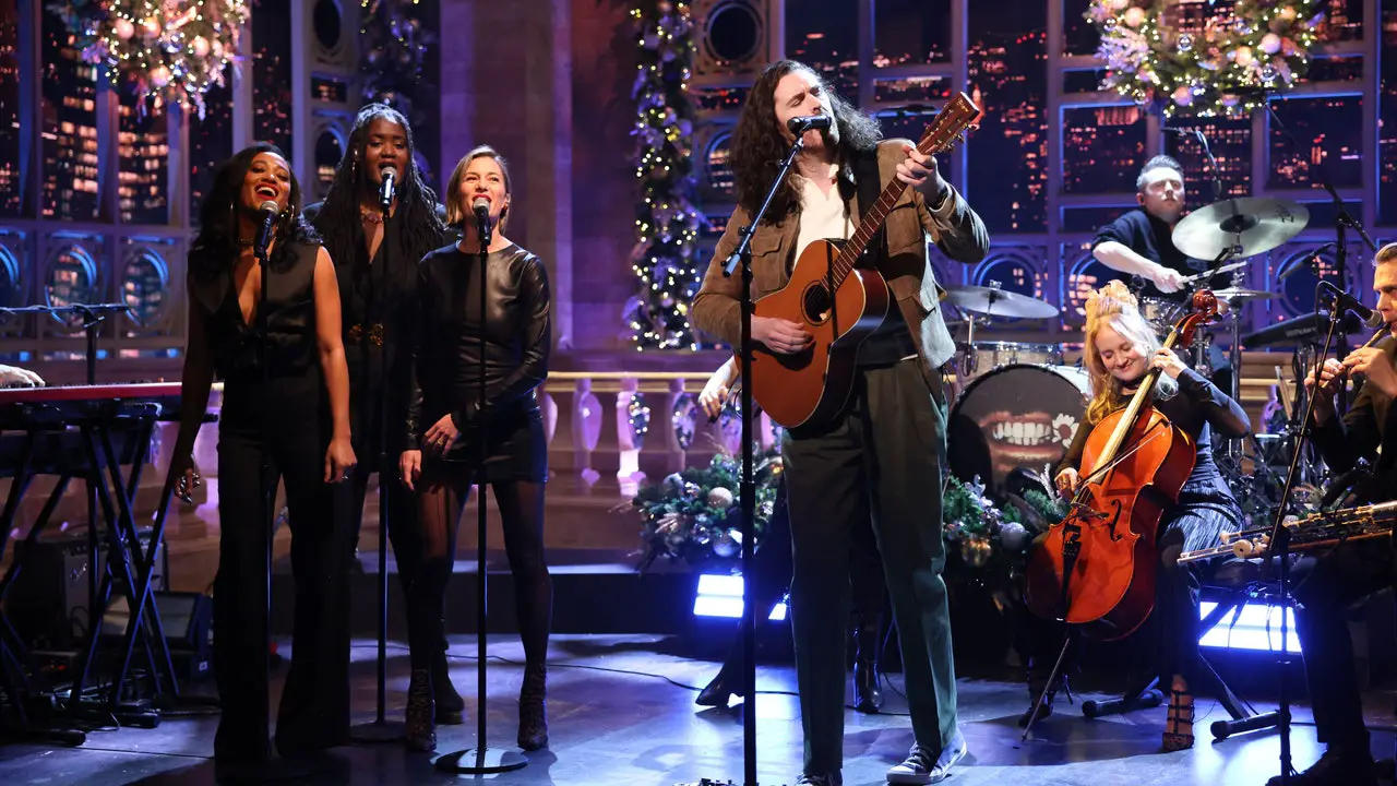 Hozier Plays the Pogues’ “Fairytale of New York” on Saturday Night Live: Watch