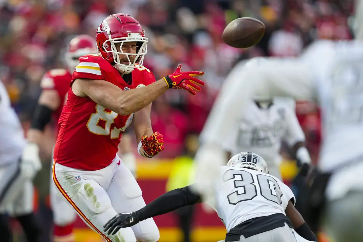 Chiefs offense benefitting from Travis Kelce’s new signature move: The lateral