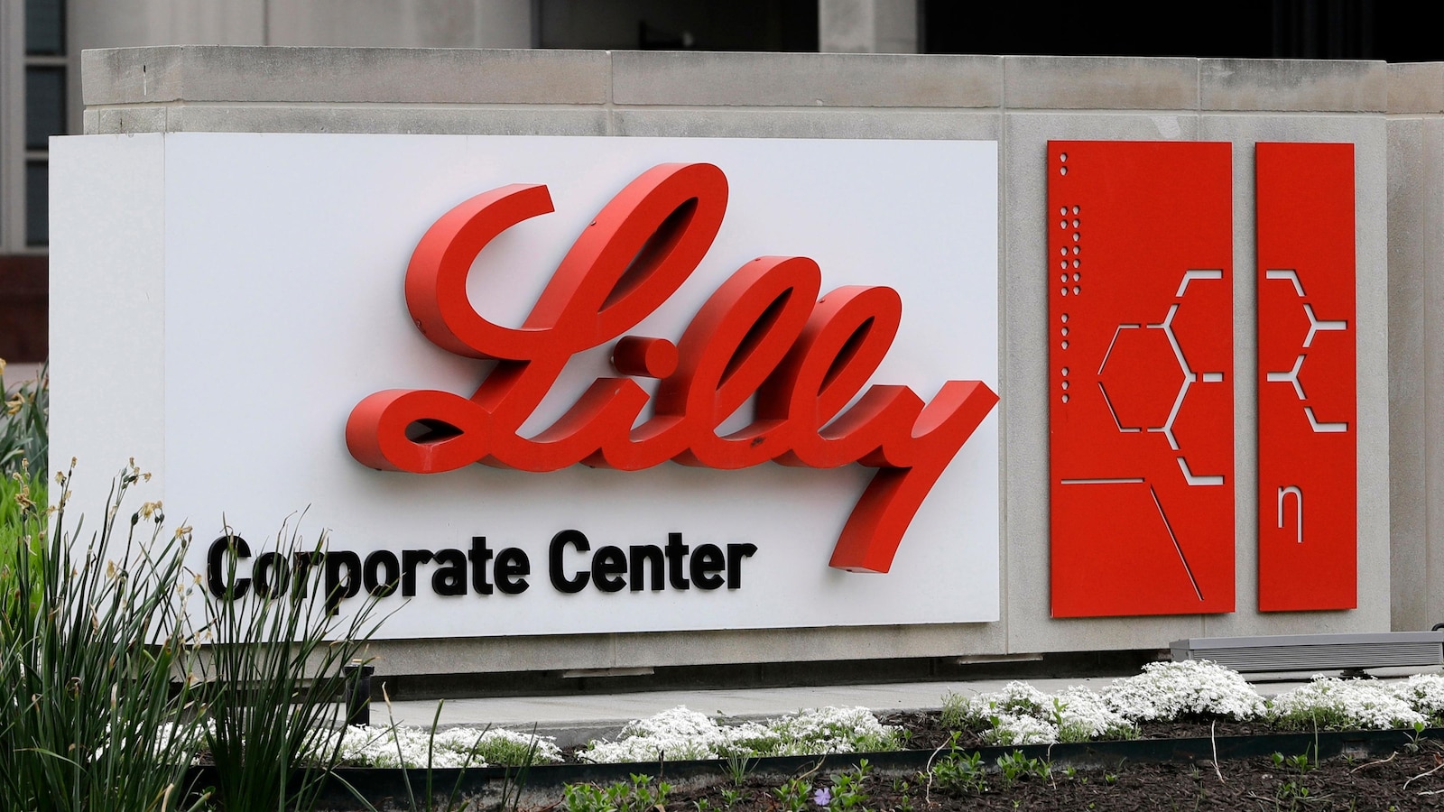 FDA: Knockoff versions of Lilly obesity drug must come off the market