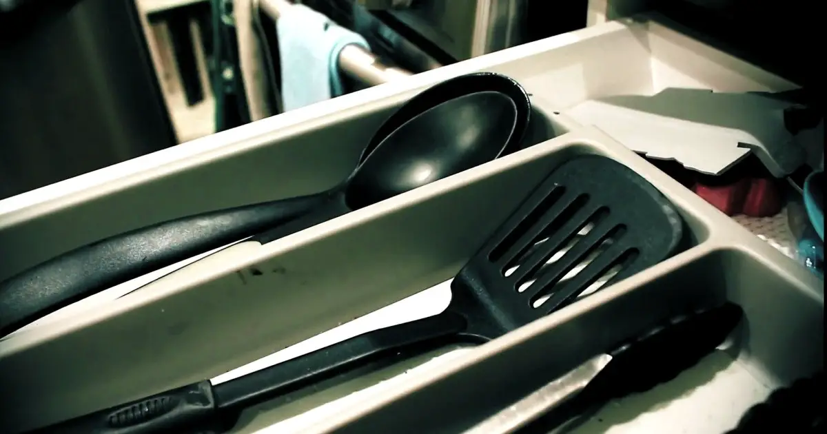 Are black plastic utensils toxic?