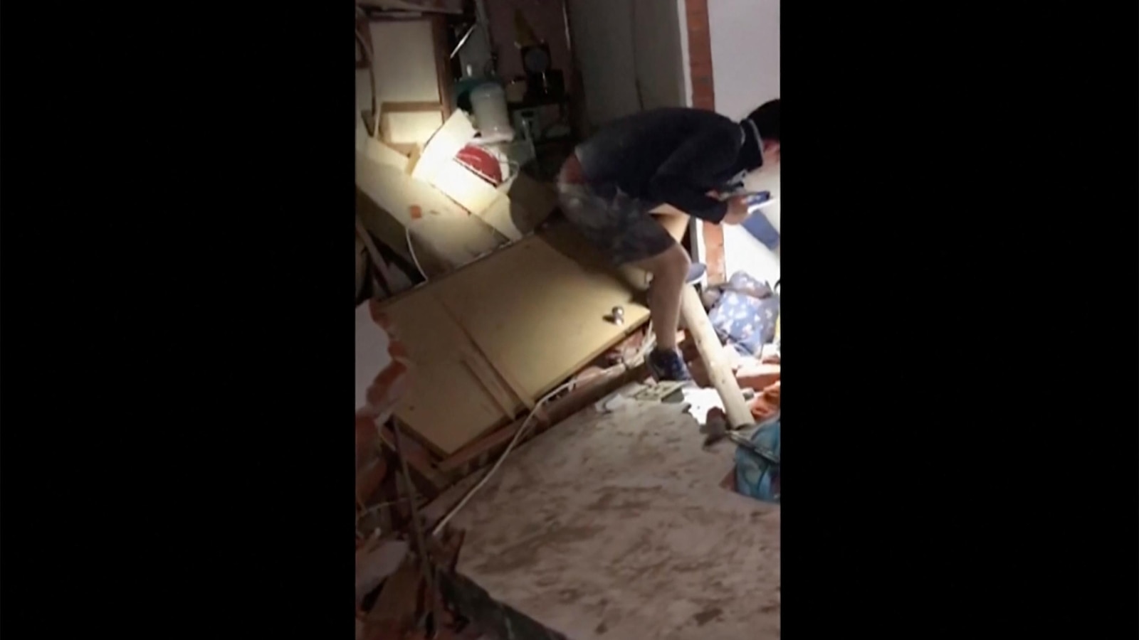 Strong earthquake in Taiwan injures 27 and causes scattered damage